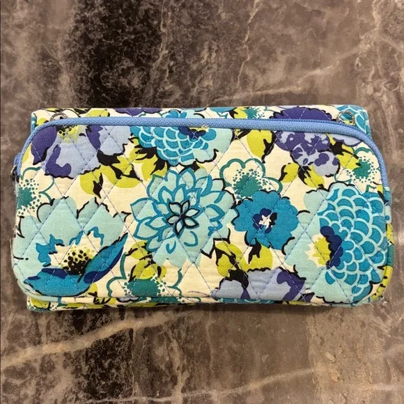 Floral Blue and Green Vera Bradley Wristlet/Crossbody Bag - Picture 2 of 7